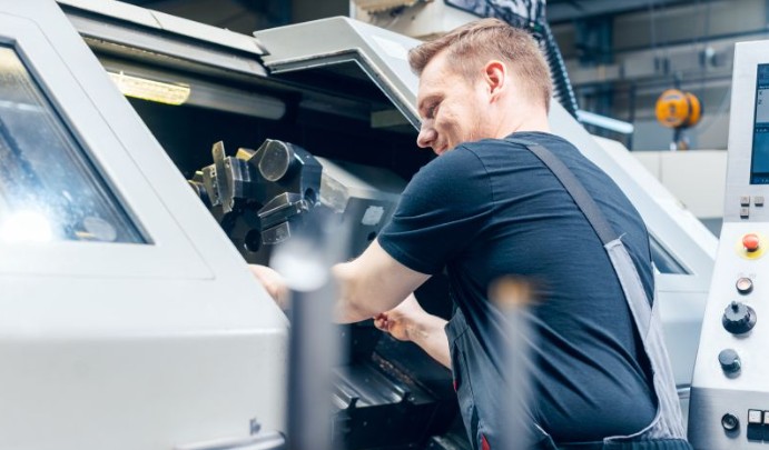 Современный ЧПУ станок